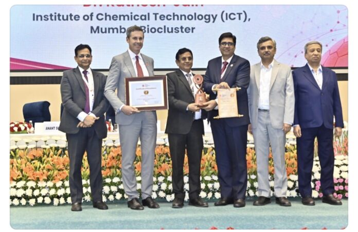 Dr Ratnesh Jain Receives Sarabhai Arogya Drishti Gaurav Award